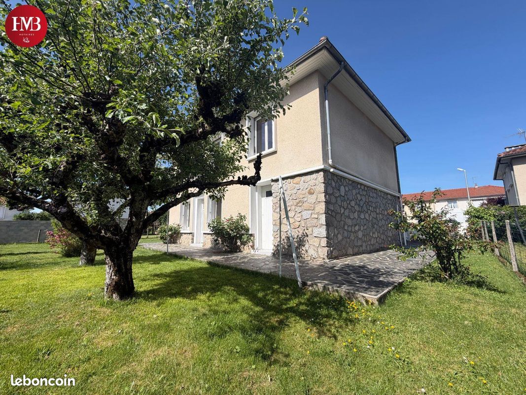 Maison 8 pièces 105 m² · à Aurillac · 105 m² · 166 400 €