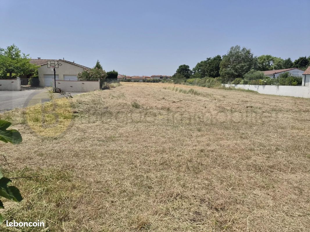 Terrain 791 m² · à Brax · 791 m² · 129 550 €