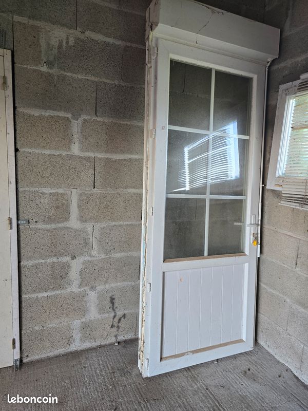 Porte PVC blanche très bon état (image 1)