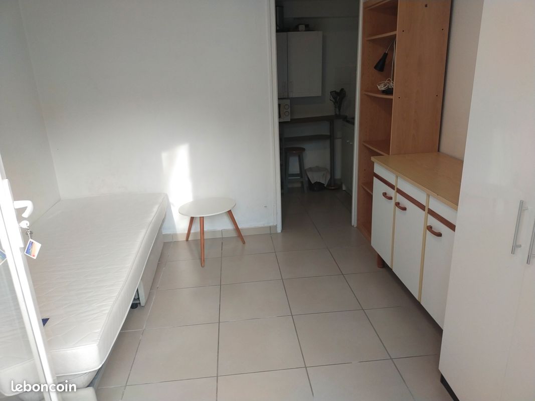 Appartement 1 pièce 15 m² · à Grenoble · 14,5 m² · 400 €