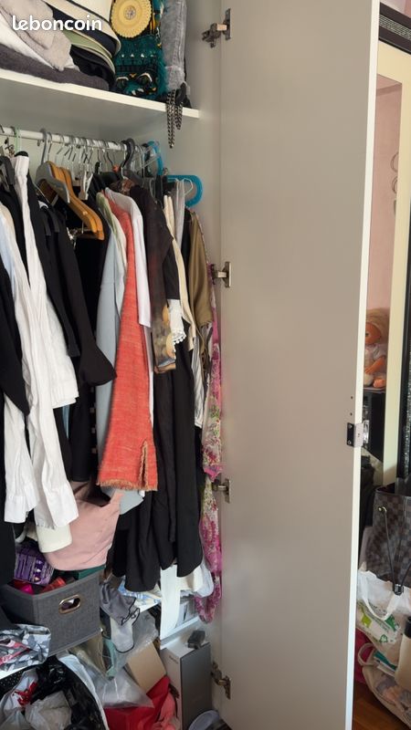 Grande Armoire Blanche Occasion - 2 Portes, 3 Tiroirs, 5 étagères - L135 X H210 X P52 Cm