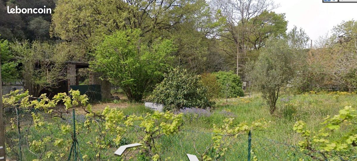 Terrain 3700 m² · à Antibes · 1 190 000 €