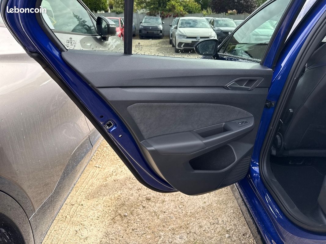 VOLKSWAGEN Golf 1.5 eTSI EVO2 150 DSG7 R-Line Edition (image 28)