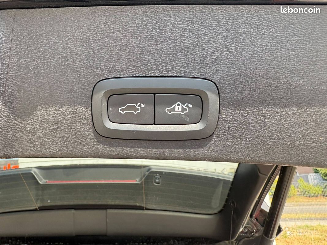 VOLVO XC40 T5 Recharge 180+82 ch DCT7 Ultimate (image 12)