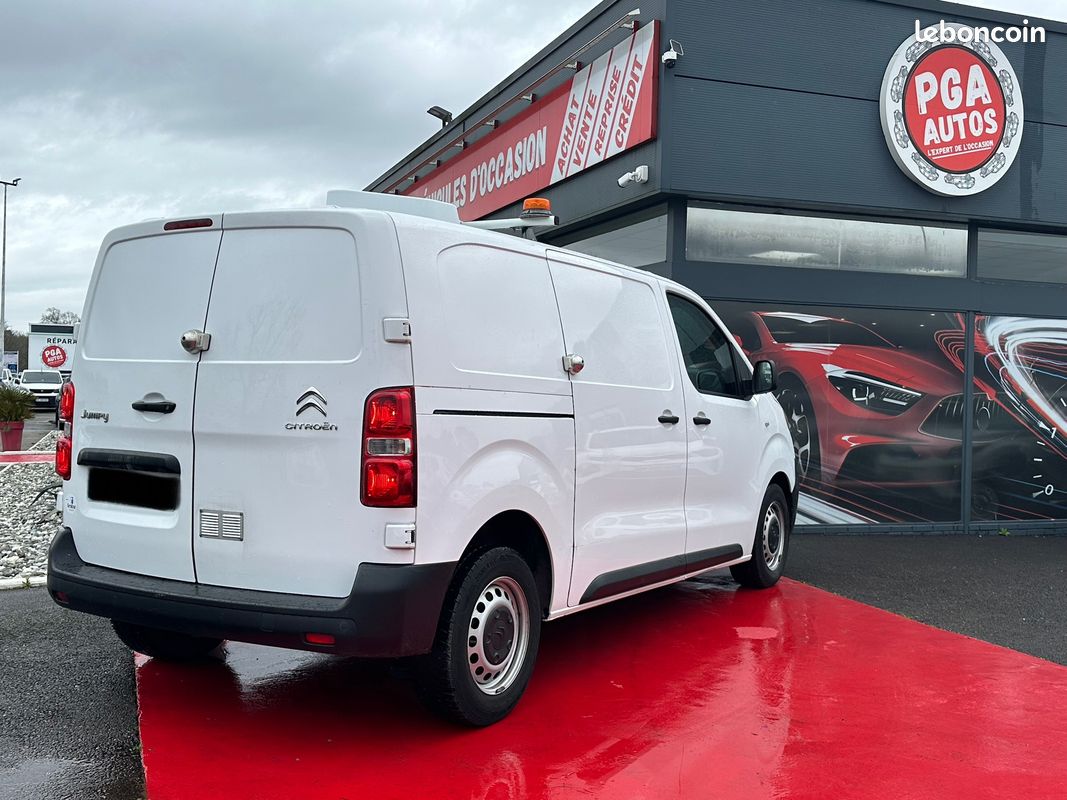 Citroen Jumpy 2.0 L Blue-HDi 120 CH "Club" 1ère Main (image 10)