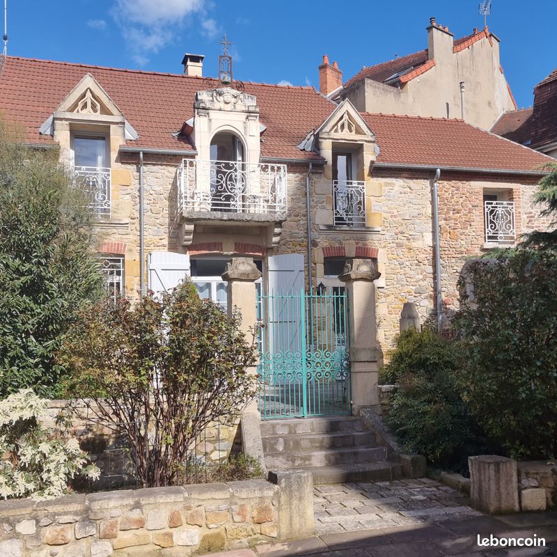 Maison 6 pièces 170 m² · à Montluçon · 170 m² · 1 095 €