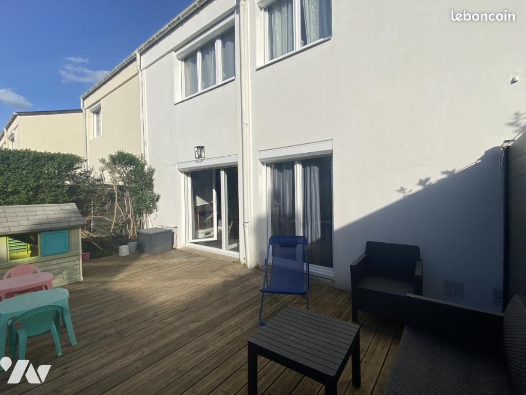 Maison 5 pièces 116 m² · à Saint-Étienne-de-Montluc · 116 m² · 259 900 €