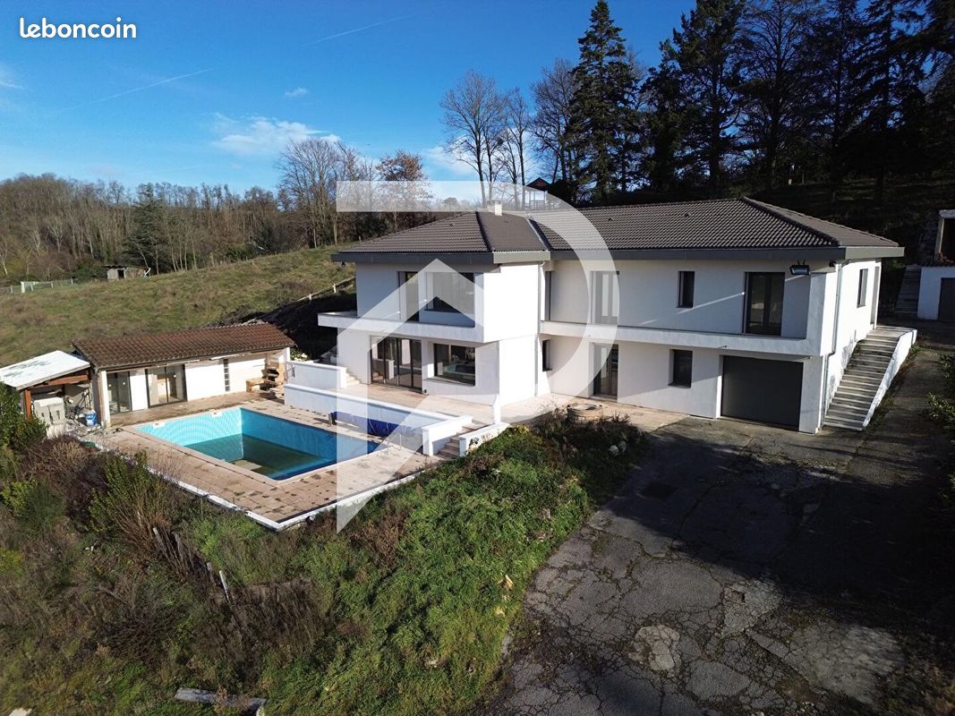 Maison 5 pièces 260 m² · à Dagneux · 260 m² · 799 000 €