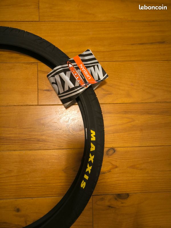 Pneu maxxis (image 1)
