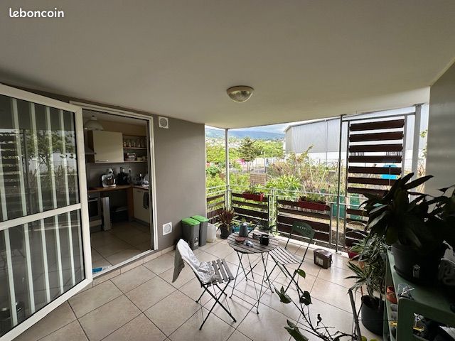 Appartement 3 pièces 77 m² · à La Possession · 77 m² · 950 €