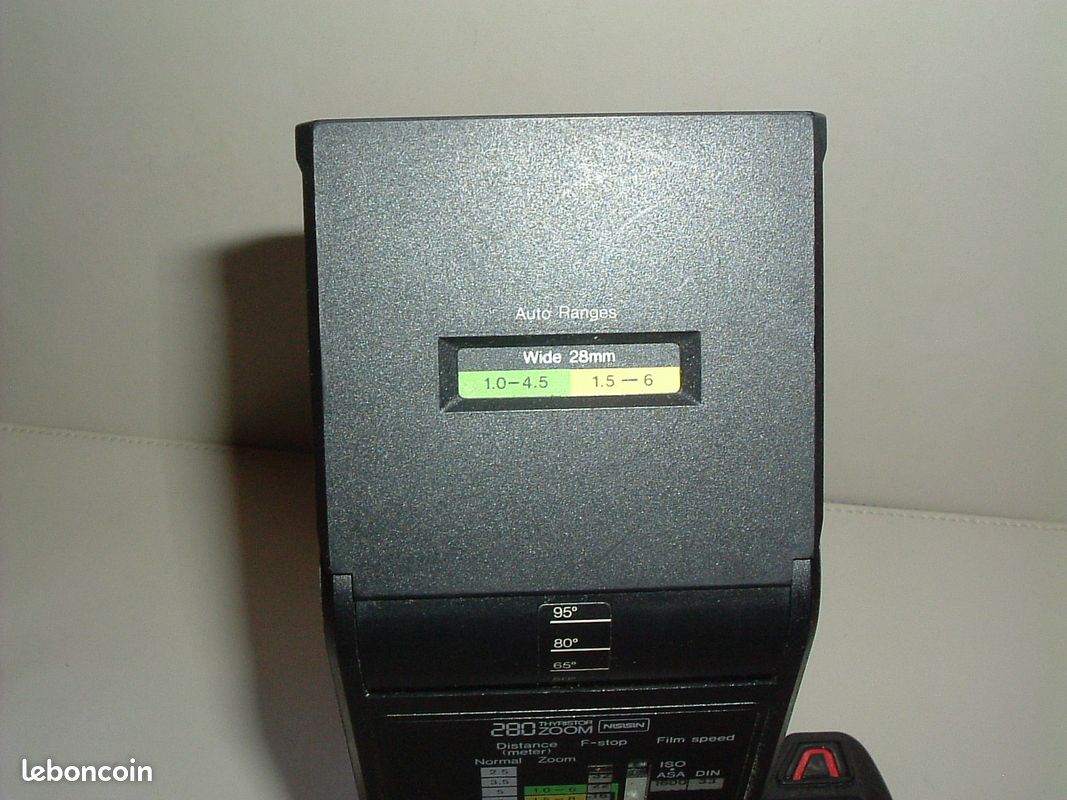 Flash électronique Nissin 280 Thyristor Zoom - Universel - Neuf (ouvert)