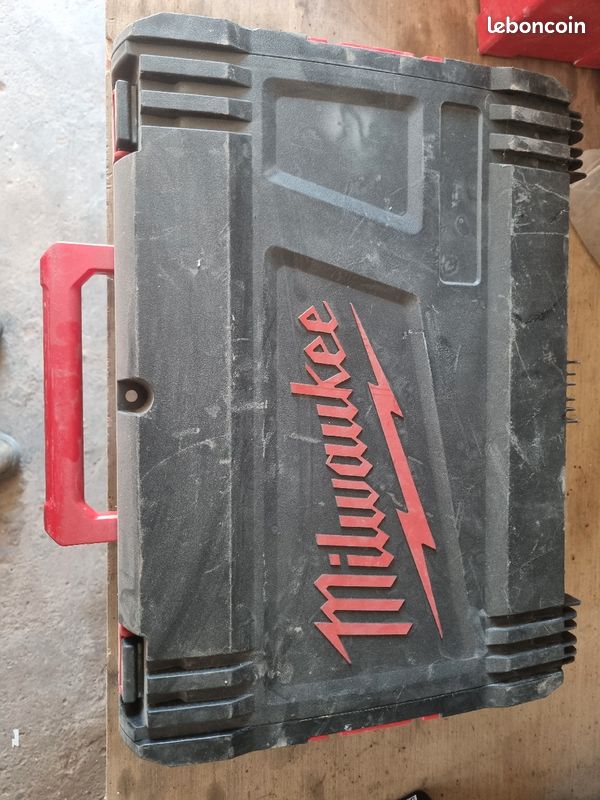 Boite milwaukee pour visseuse (image 1)