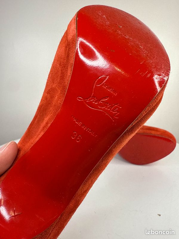 Escarpins Liliana On Lock - Talons Accentués Rouge Faux Daim - Taille 5.5 US - Neuf Boîte