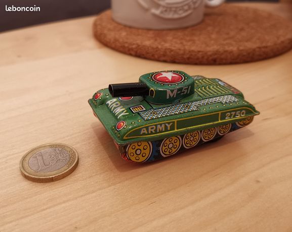 V723 ANCIEN JOUET vintage char tank filoguidé TF 56 made in hong kong