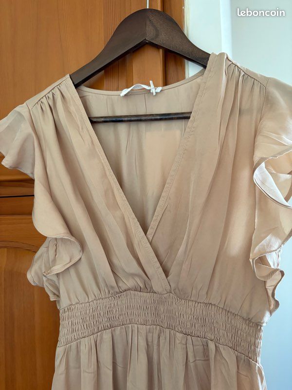 Robe satinée (image 4)