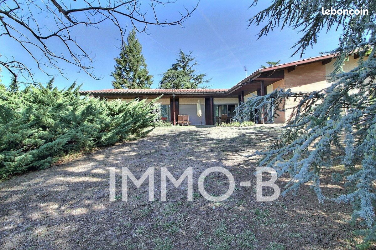 Maison 6 pièces 210 m² · à Vigoulet-Auzil · 210 m² · 680 000 €
