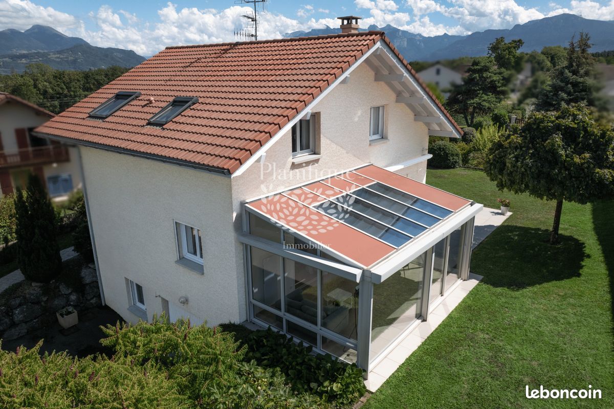 Maison 5 pièces 220 m² · à Pers-Jussy · 220 m² · 649 000 €