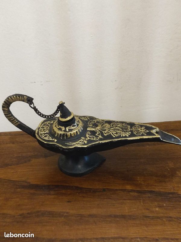 Lampe à Huile Orientale Aladin JINI 19cm Dorée - Lampe De Génie En Laiton Massif