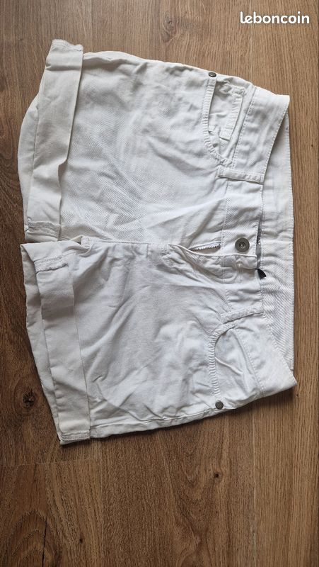 Short (image 1)