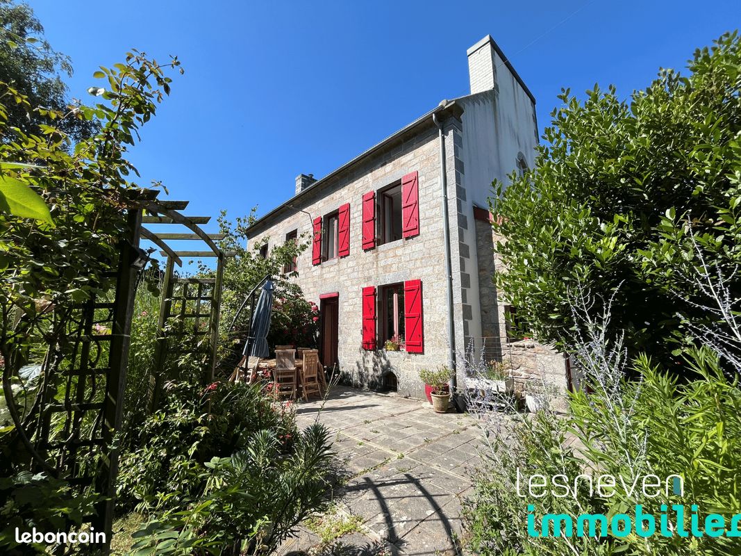 Maison 8 pièces 135 m² · à Ploudaniel · 135 m² · 231 000 €