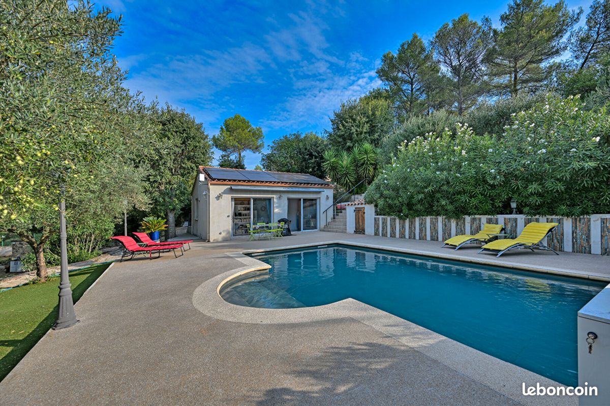 Maison 10 pièces 287 m² · à Nîmes · 287 m² · 850 000 €