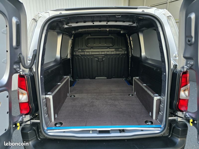 Peugeot PARTNER XL DIESEL 130CH Automatique 2pl Pack chantier (image 17)