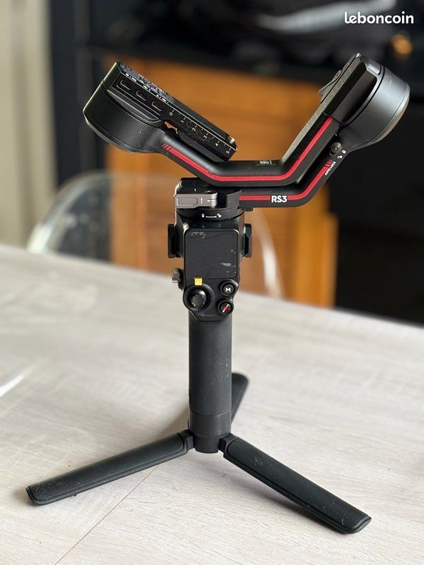 Stabilisateur DJI RS 3 COMBO (image 1)