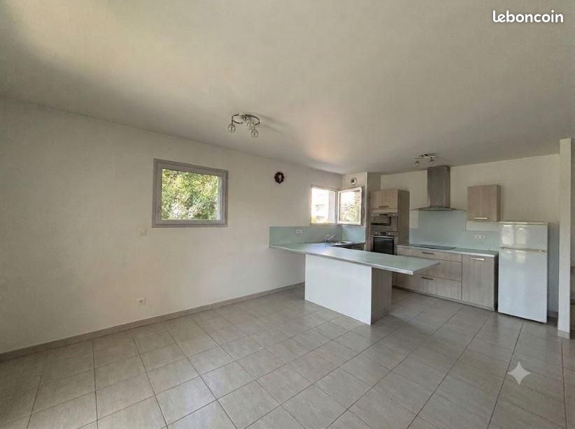 Appartement 3 pièces 76 m² · à Bourg-lès-Valence · 76 m² · 875 €