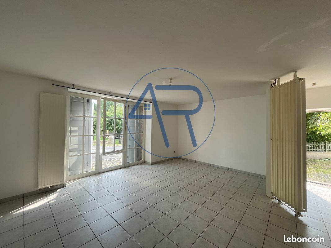 Maison 5 pièces 128 m² · à Saint-Beauzire · 128 m² · 750 €