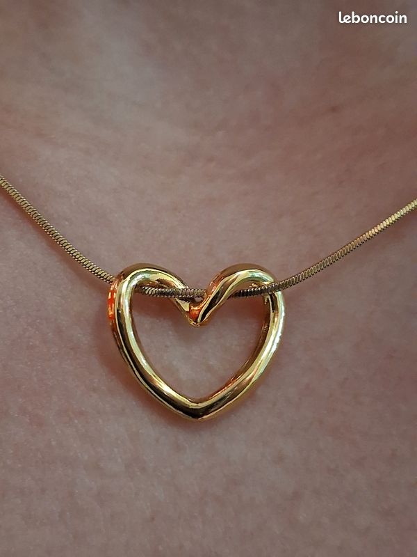 Collier avec pendentif cœur bombé en acier inoxydable
