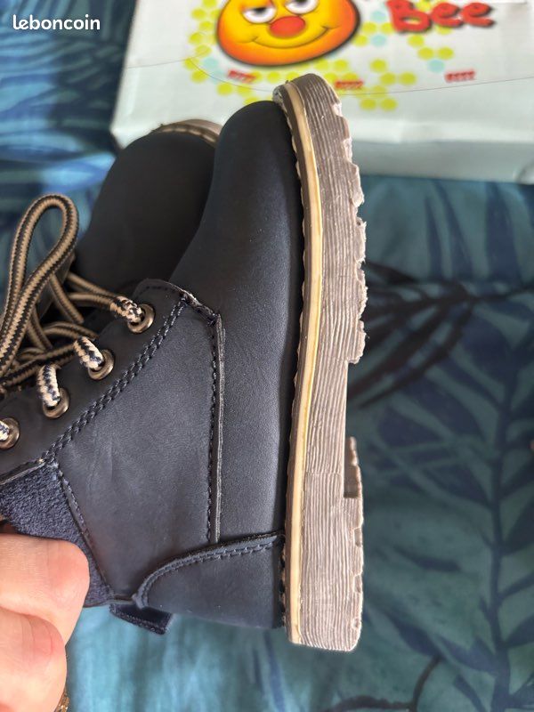 Chaussures Marine garçon T21 neuves (image 7)
