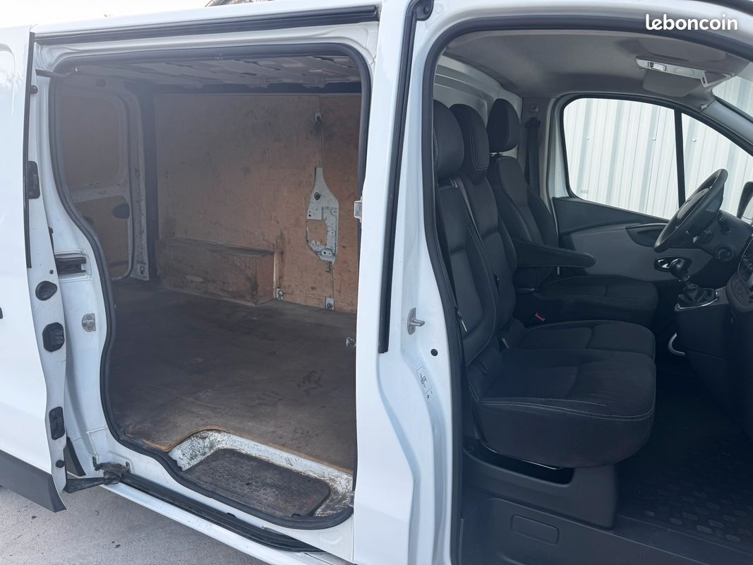 RENAULT TRAFIC III L2H1 GRAND CONFORT 1.6 DCI 120cv BV6 3 PLACES 1°MAIN à 13300 HT et TVA 20% 2660 RÉCUPÉRABLE (image 5)