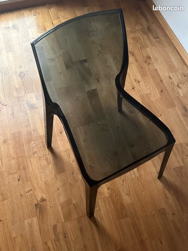 Chaise transparente (image 3)