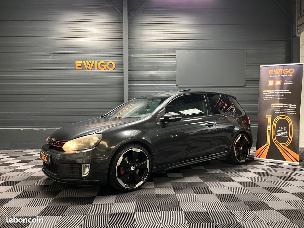 VOLKSWAGEN GOLF GTi (image 1)