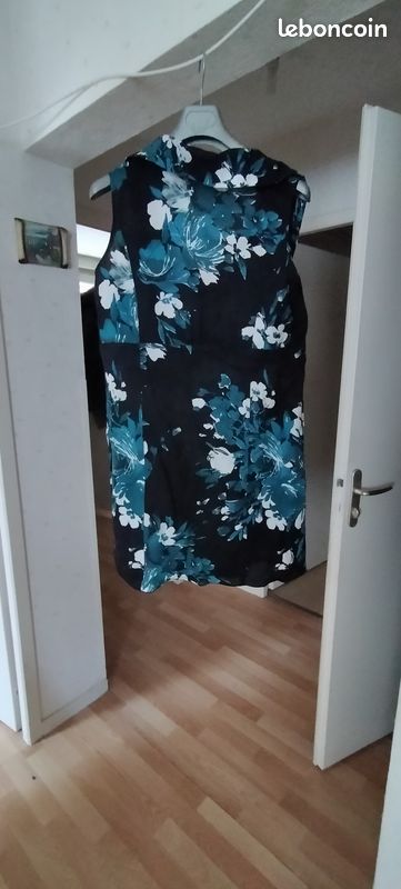 Robe 44 pas d'envoi (image 1)