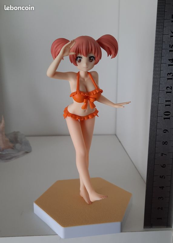 Figurine Hataraku Maou-sama - Sasaki Chiho - Beach Queens - 1/10 (Wave) (image 1)