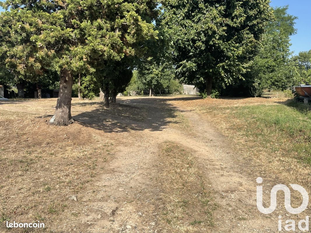 Terrain 715 m² · à Le Pellerin · 715 m² · 137 000 €