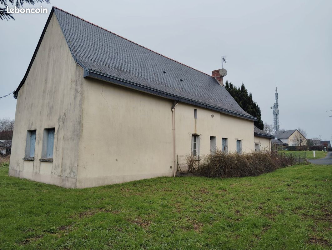 Maison+parcelle non viabilisée · à Segré-en-Anjou Bleu · 155 000 €