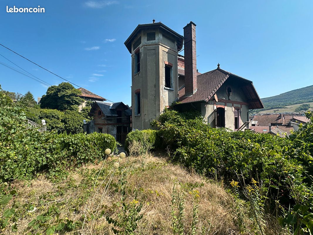 Maison 10 pièces 213 m² · à Seyssel · 213 m² · 249 000 €