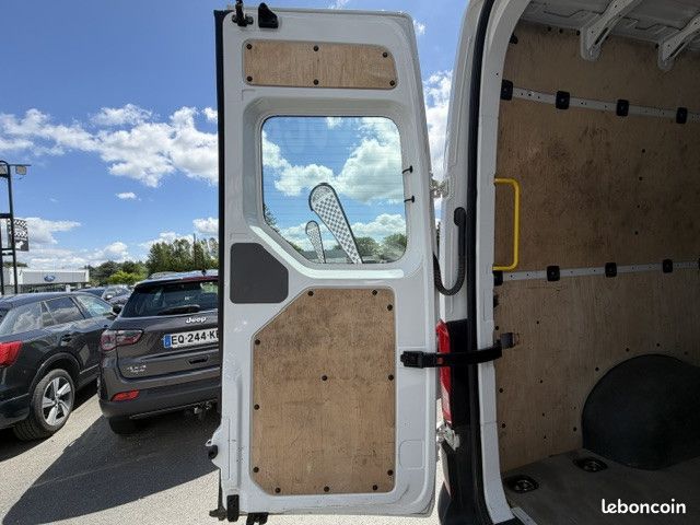 Volkswagen CRAFTER FOURGON VOLKSWAGEN CRAFTER 177 CV GPS TEL CAMERA DE RECUL VITRE ARRIERE Fourgon Business Line L4 H3 (21 243HT) (image 23)
