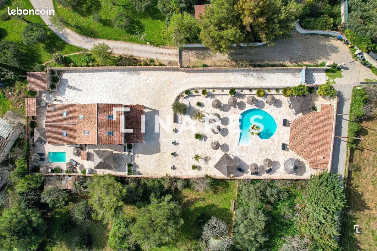 Maison 8 pièces 200 m² · à Marseille 13ème Arrondissement · 200 m² · 795 000 €