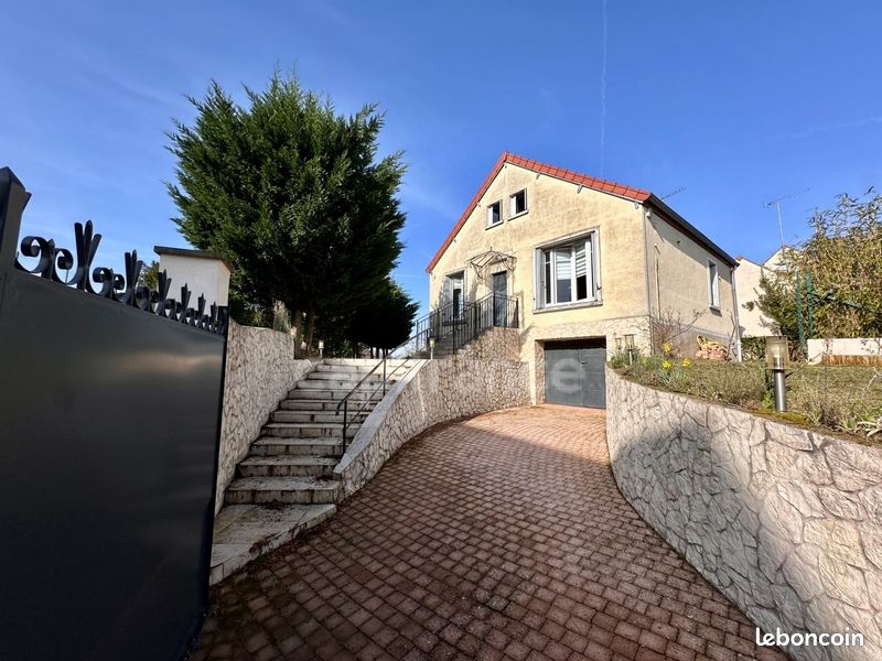 Maison 5 pièces 140 m² · à Feucherolles · 140 m² · 520 000 €