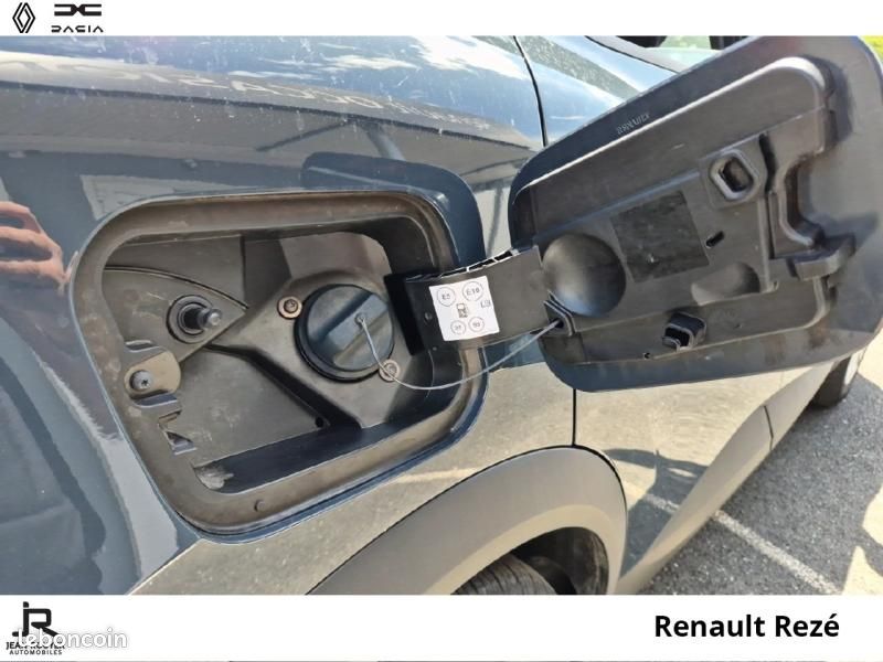 Renault Captur 1.6 E-Tech hybride 145ch Equilibre (image 32)