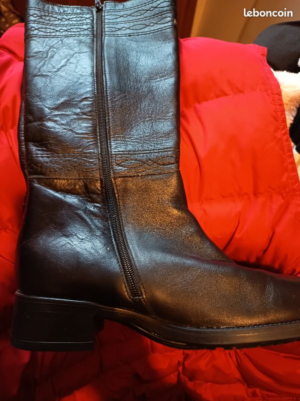 Bottes en cuir, marque San Marina, pointure 39 Chaussures