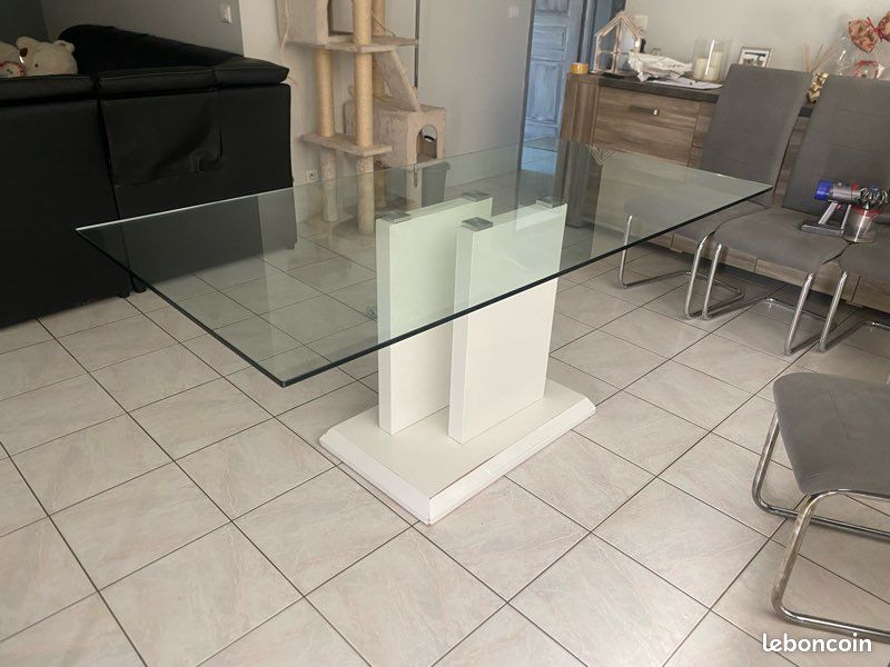 Table à manger (image 1)