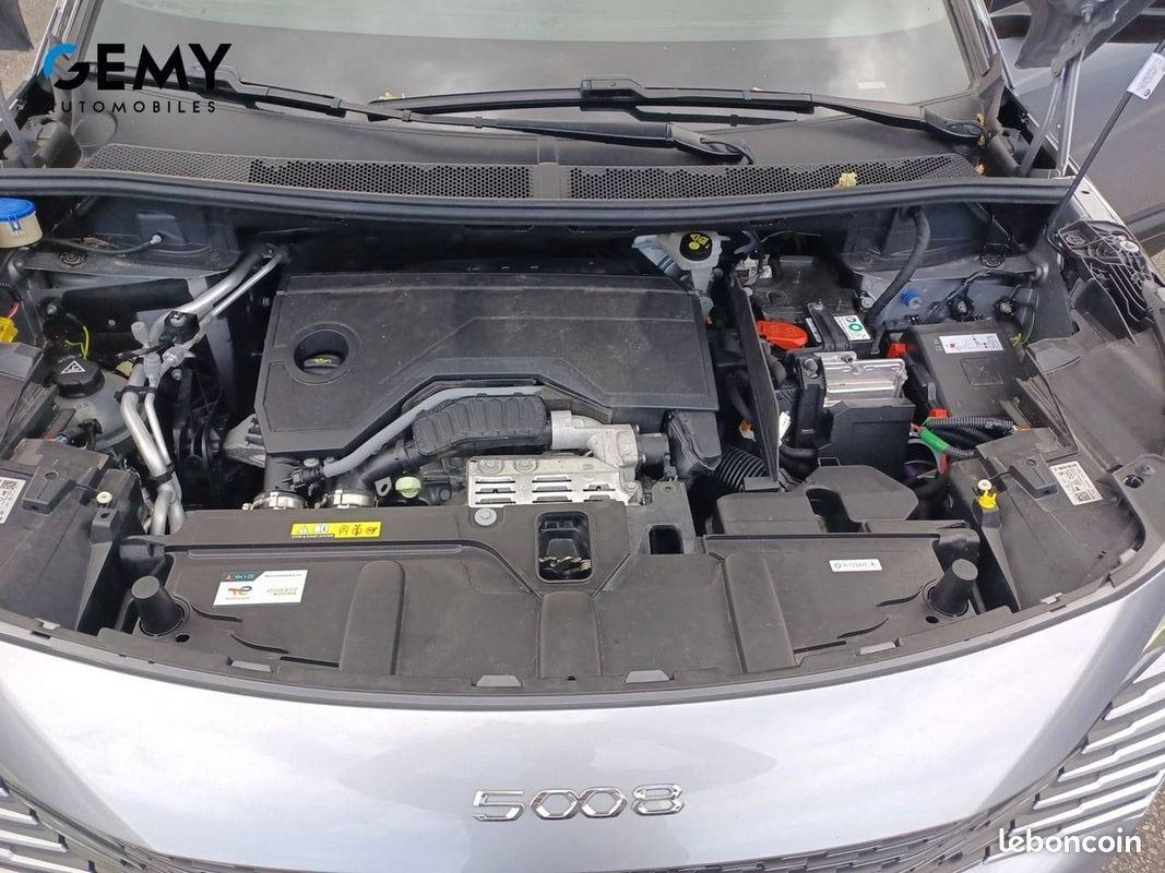 PEUGEOT 5008 Hybrid 136 e-DCS6 Active Pack (image 17)