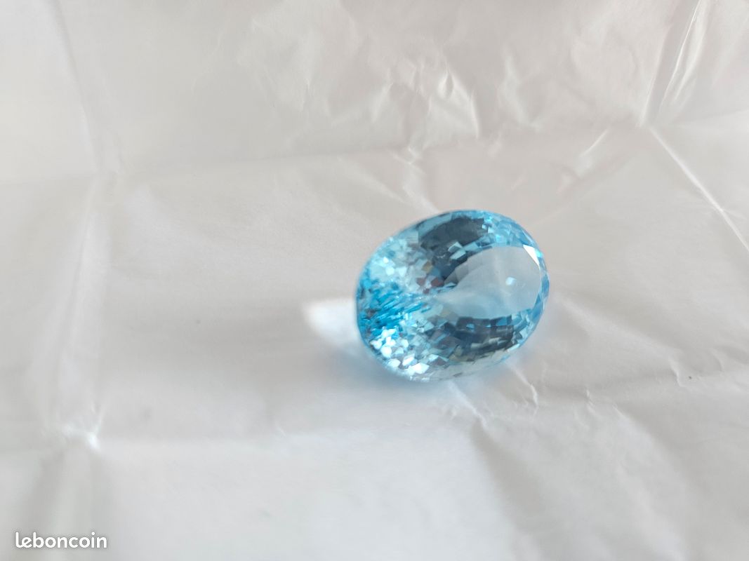Topaze naturelle bleu suisse 35.77 ct certifiée ALGT (image 1)