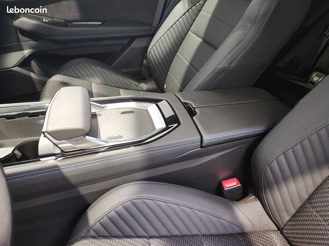 RENAULT Austral full hybrid E-Tech 200 ch Esprit Alpine (image 17)