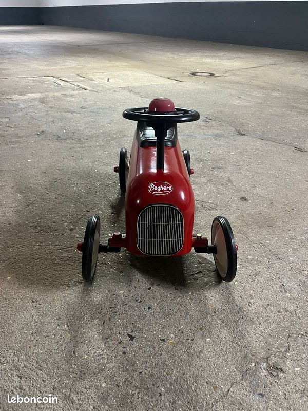 Porteur voiture enfant Baghera Racer tout metal en tres bon état