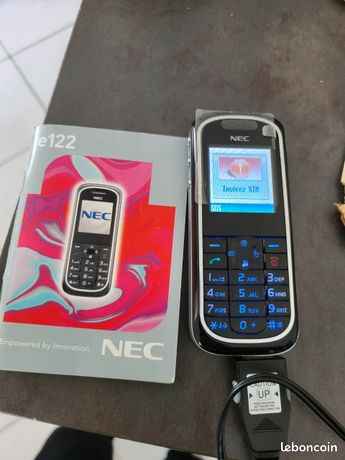 Téléphone mobile NEC N4IIi avec chargeur
